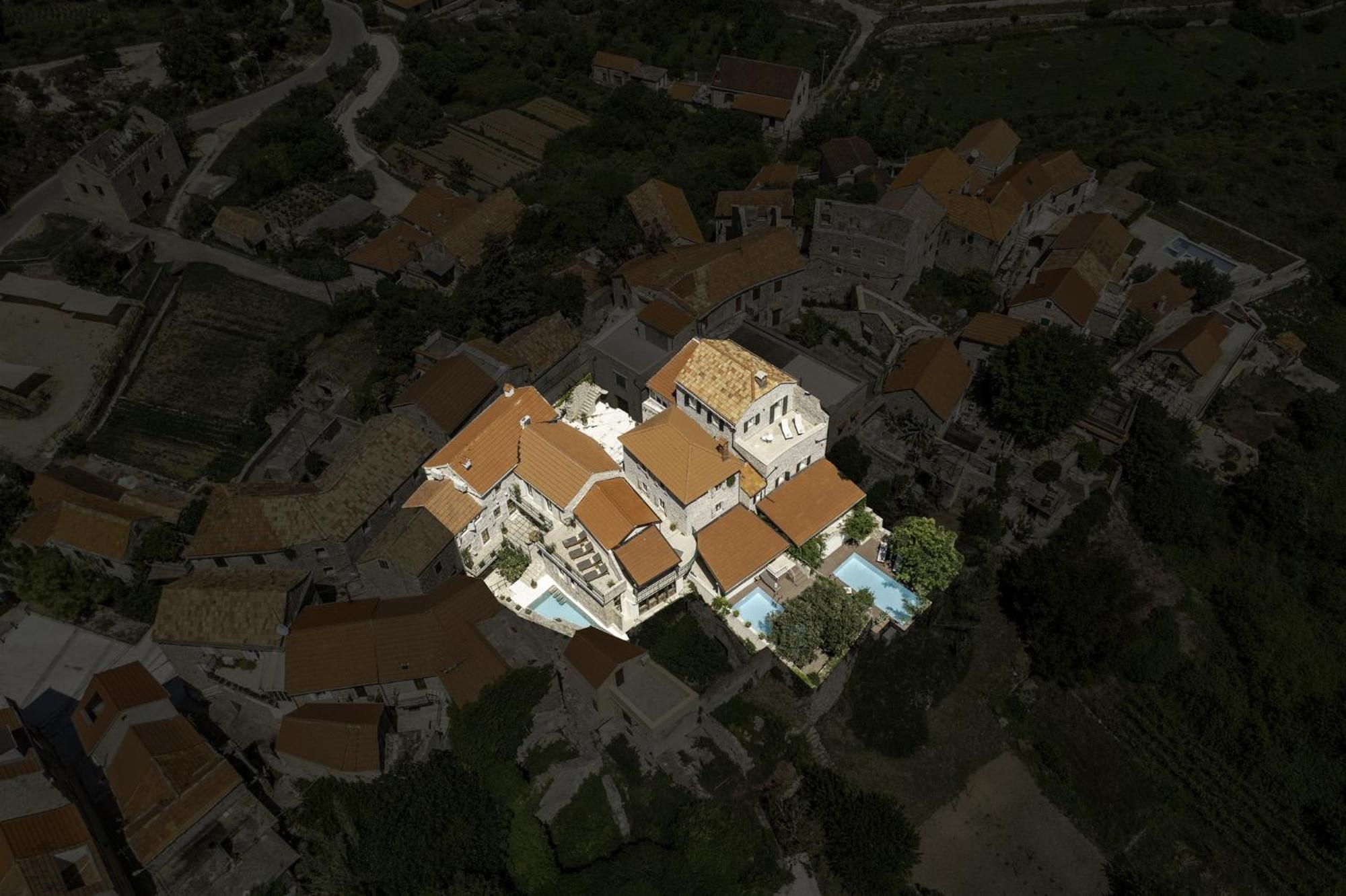 Dvor Pitve Villas Jelsa  Exterior foto